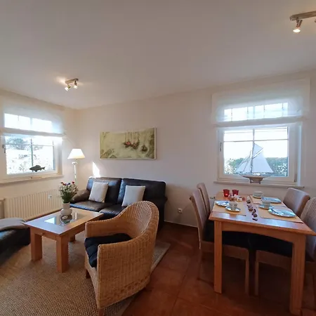 An Den Boddenwiesen Iii * Wustrow (Fischland)